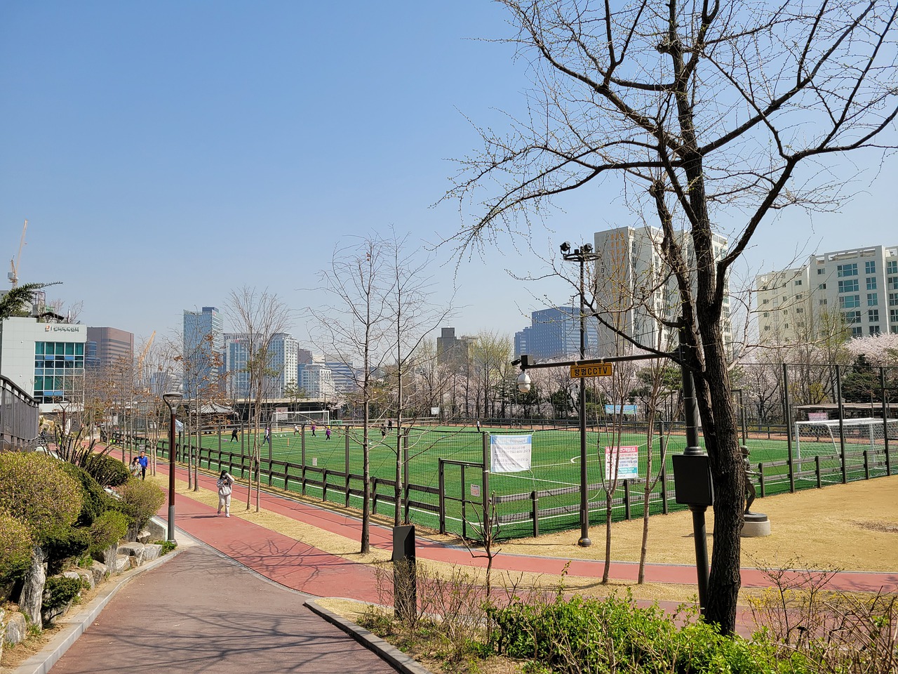 日前F1大奖赛在上海进行.